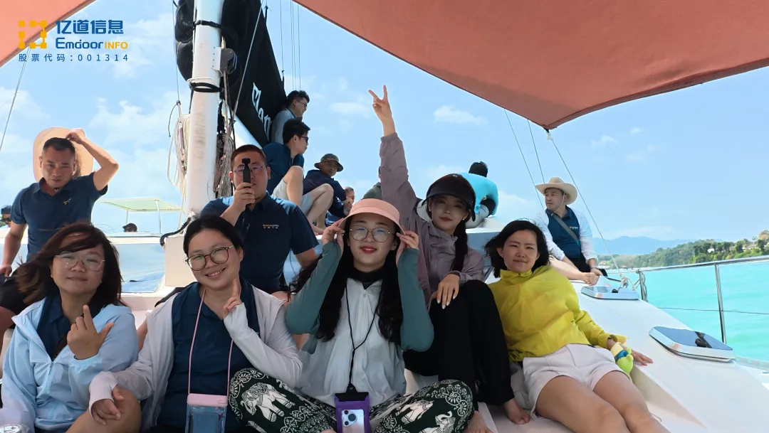 Ilha Naka Beach Relaxing on Ilha Naka beach