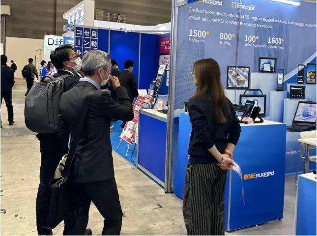 Driver using rear camera for high-clarity waybill document digitization