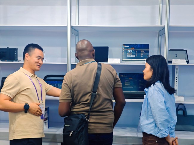 O Emdoor Information expande a IA para ambientes robustos e industriais