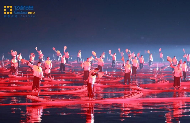 Outdoor stage performance of Impressão Liu Sanjie in Guilin