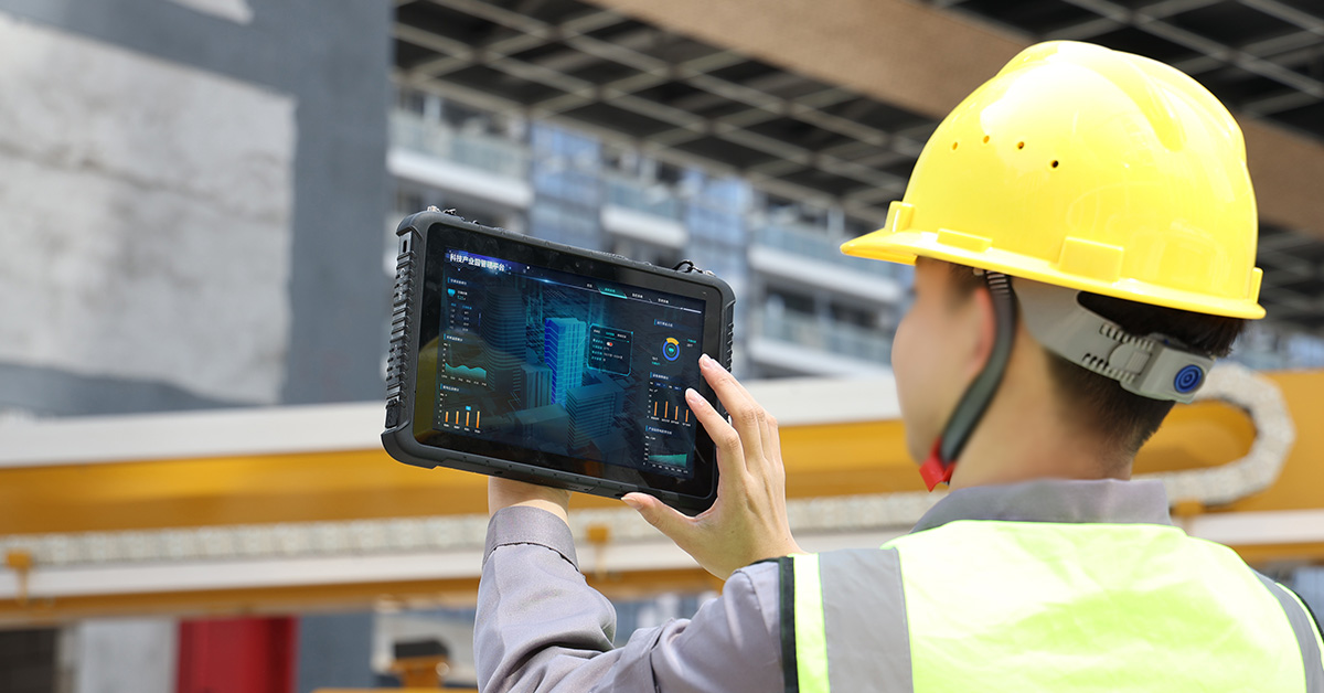 Emdoor Windows tablet robusto for industrial and field applications