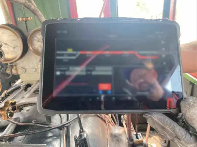 EM-T11X Rugged Tablet PC se torna um sólido apoio para a segurança ferroviária